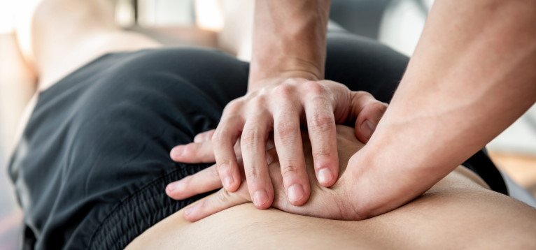 massaggi e osteopatia-acqui-milano-trattamenti-schiena-